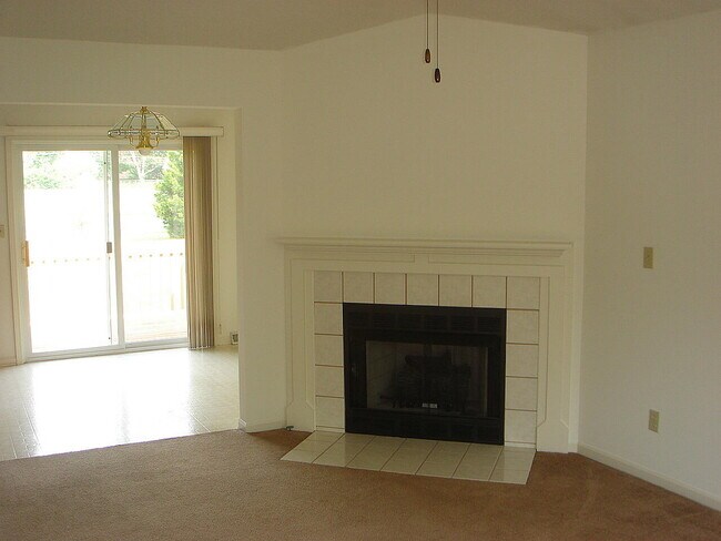 Foto del edificio - 1904 Mayberry Dr