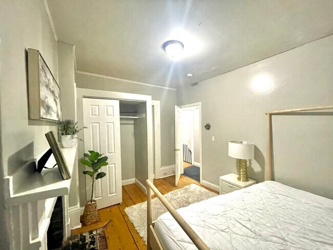 Foto del edificio - 8 Champney Pl