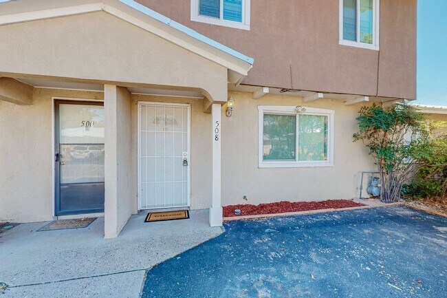 Building Photo - North Valley 2/story 3/BD 1.5/BA Townhome-...