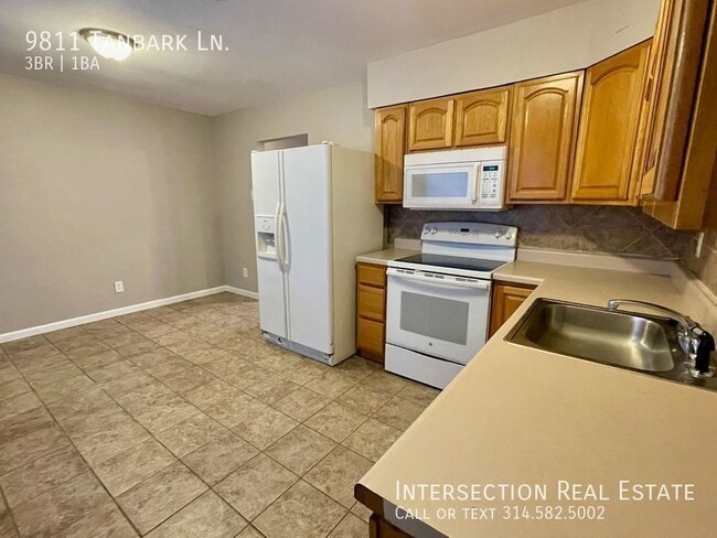 Building Photo - 9811 Tanbark Ln