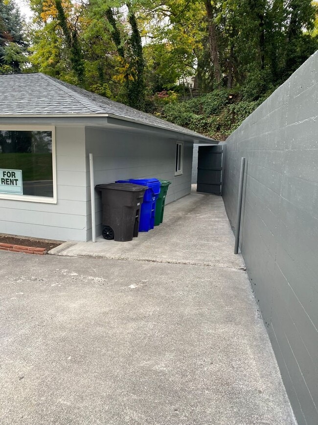 Foto del edificio - Johnson Duplex Apartments