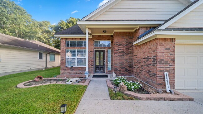 Foto del edificio - Beautifully Upgraded 4-Bedroom Home with First-Floor Primary Suite, Quartz Counters & Large Backyard