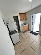 Building Photo - 1331 SW 129th Ave