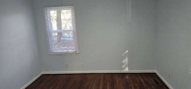 Foto del edificio - 2701 Patrick Rd