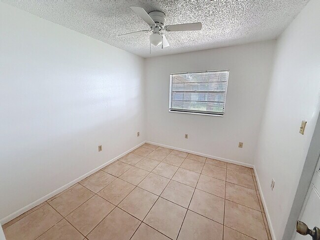 Foto del edificio - Lovely 2 bedroom 1 bath!