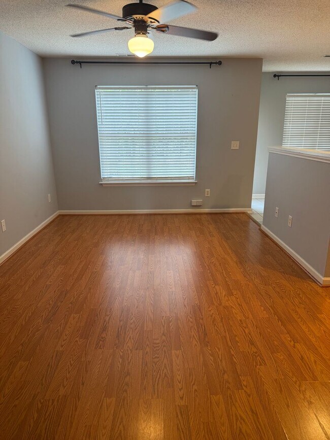 Foto del edificio - Cozy Townhome in Rachels Keep!