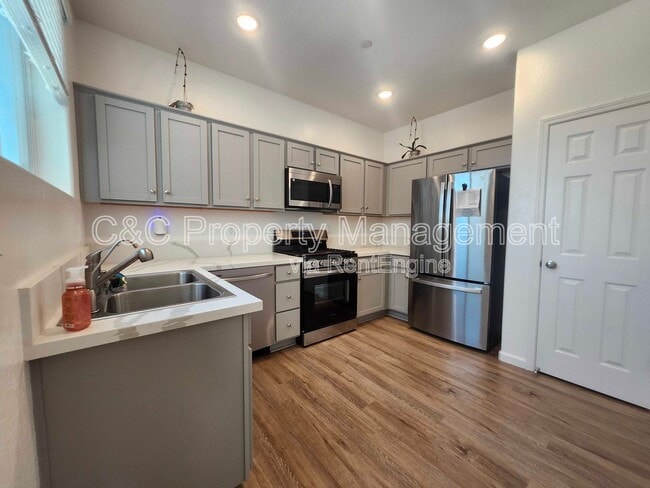 Building Photo - 1066 Buena Vis Ln