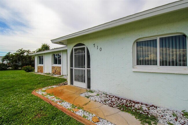 Building Photo - 710 Ellicott Cir NW
