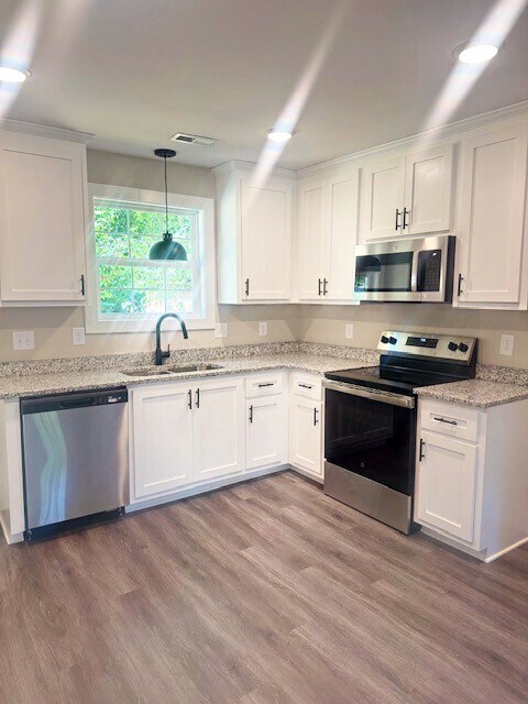 Foto del edificio - 890 Cumberland Dr