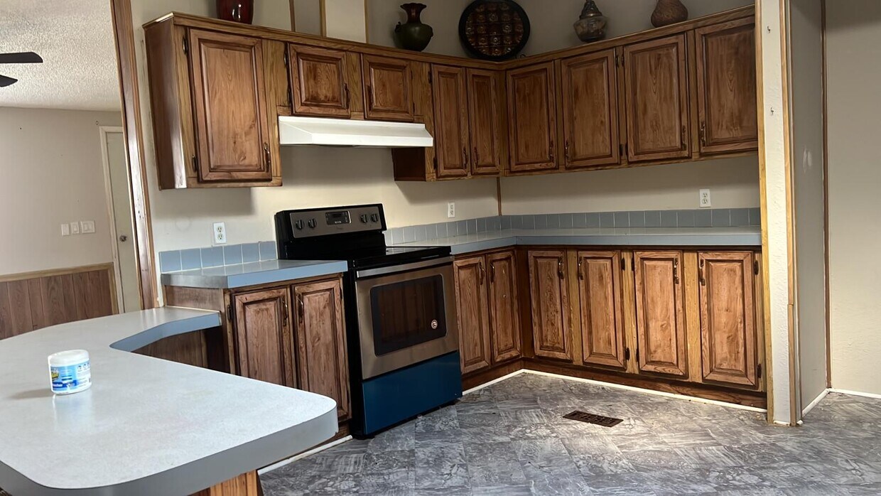 21 Bonaire Pl, Umatilla, FL 32784 House Rental in Umatilla, FL