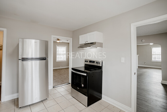 Building Photo - 1210 Briarwood Ave