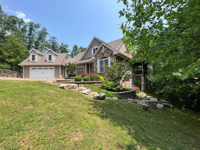 Foto del edificio - 9537 Owl Gap Ln