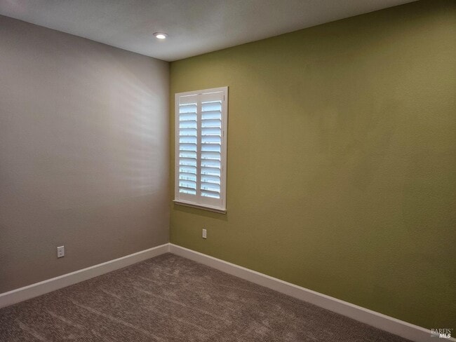 Building Photo - 525 Aliki Dr