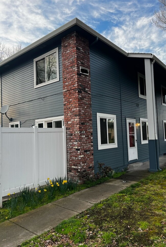 Exterior Front - 2243 Poplar Dr