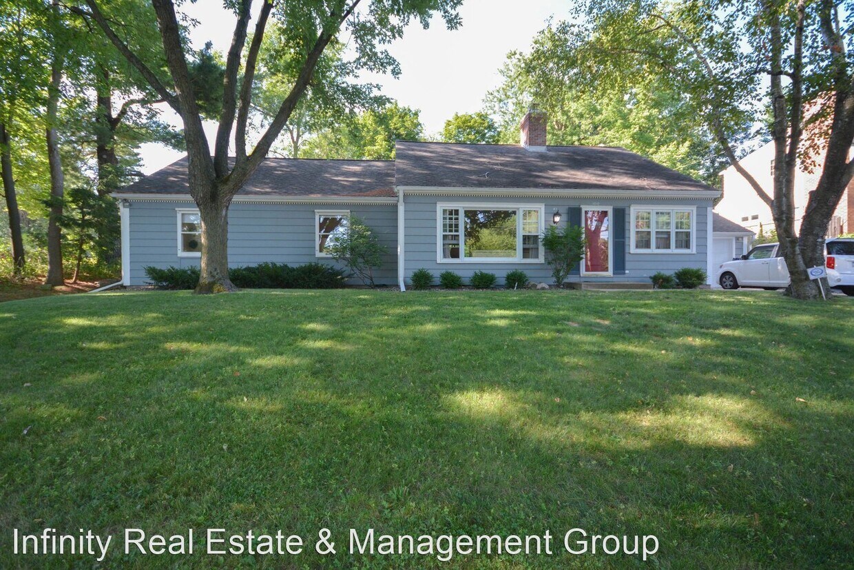 Foto principal - 3 br, 3 bath House - 1010 6th St SW