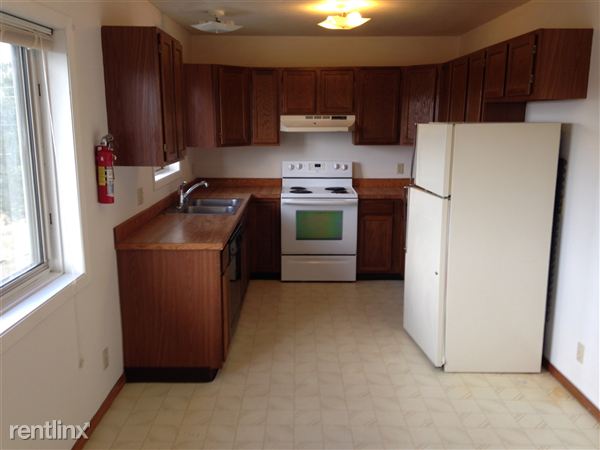 Building Photo - 2553 S Ridge Dr