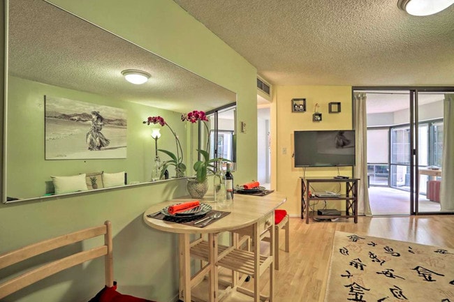 Building Photo - 1088 Bishop St