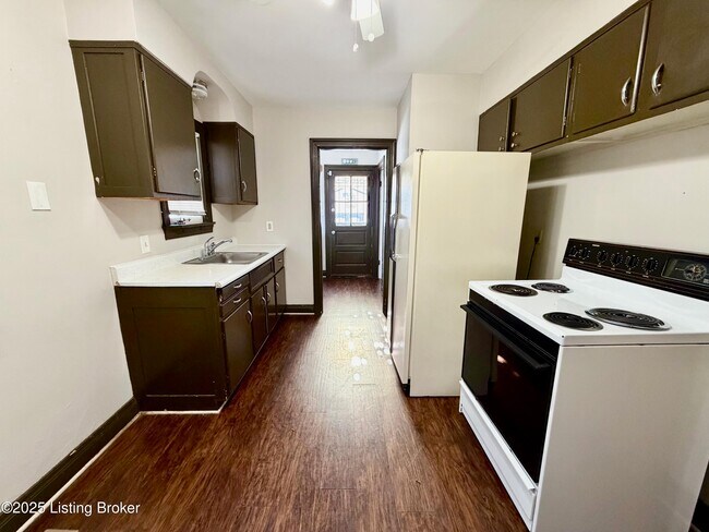 Foto del edificio - 1106 Oleanda Ave