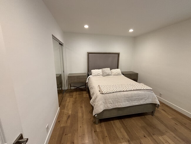 Master Bedroom - 5327 Willis Ave