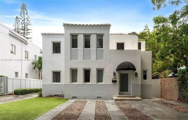 Building Photo - 2356 SW 16th Ave