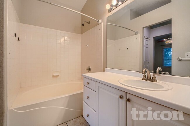 Building Photo - 8785 Katherine Ct