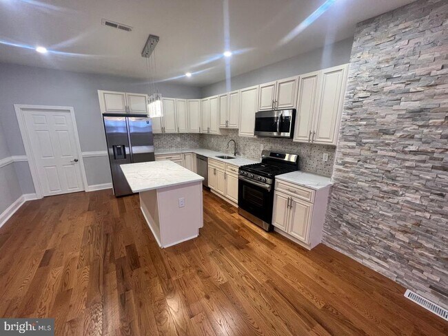 Foto del edificio - 1109 Christian St