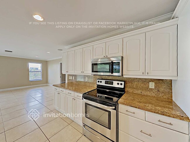 Foto del edificio - 22046 Martella Ave