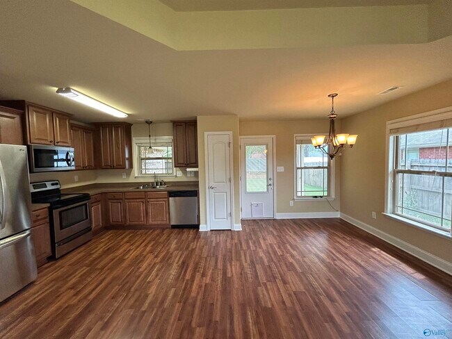 Building Photo - 4955 Montauk Trail SE