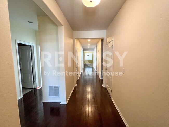 Foto del edificio - 25104 E Pinewood Pl