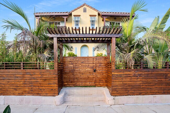 Foto del edificio - 4537 St Elmo Dr