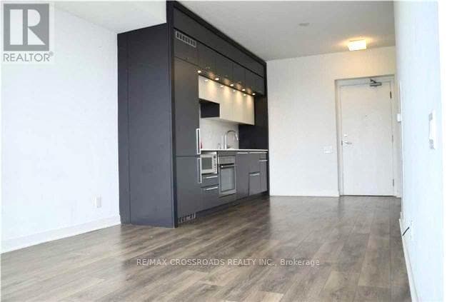 Building Photo - 15 Grenville St