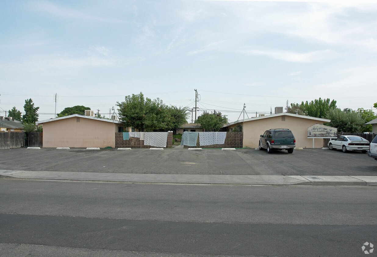 Building Photo - 800-822 E Early Ave
