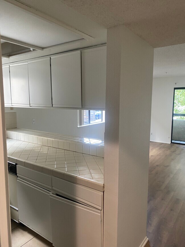 2400 Seneca St Unit 201, Pasadena, CA 91107 2400 Seneca St Pasadena