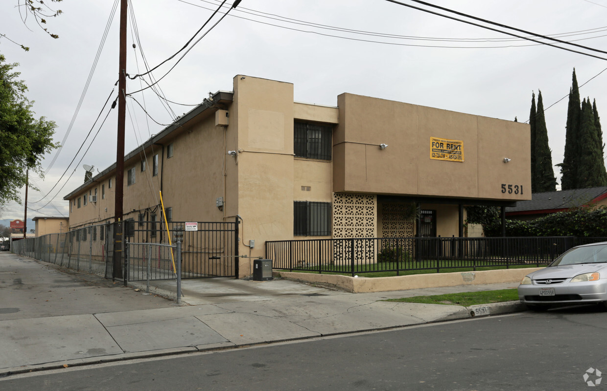 Primary Photo - 5531 Gotham St