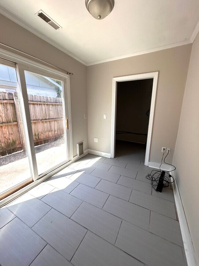 Foto del edificio - Charming 2 Bedroom Duplex in Ladson