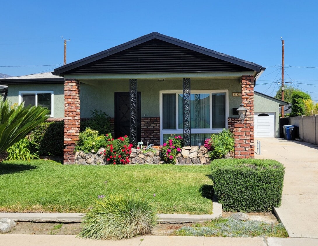 Photo - 1243 N Reese Pl (Burbank, CA)