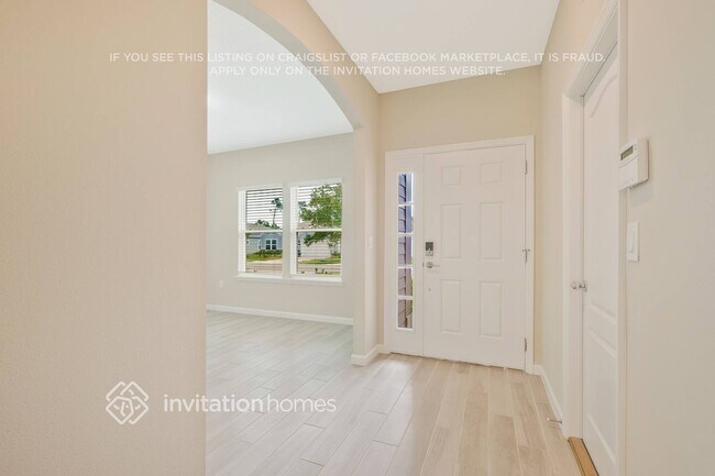 Foto del edificio - 423 Stone Arbor Ln