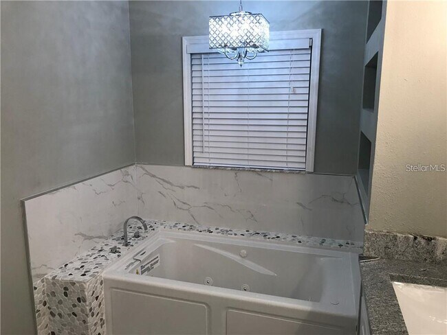 Foto del edificio - 1211 Dew Bloom Rd