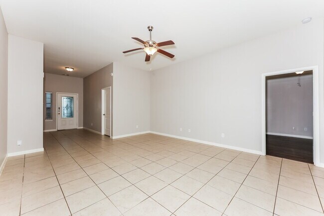 Foto del edificio - 4144 Tower Ln