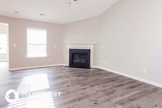Building Photo - 3837 Raintree Dr