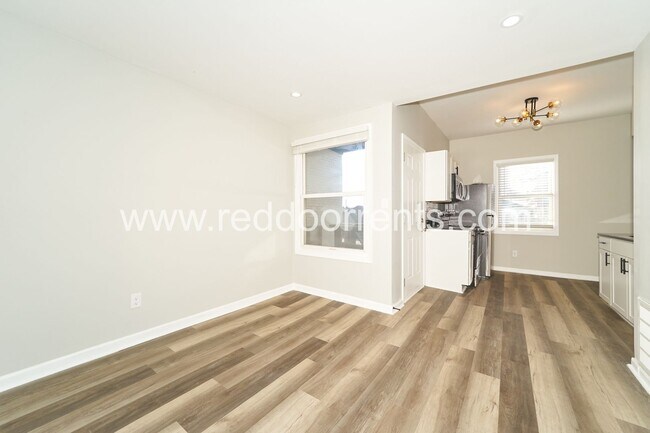 Foto del edificio - 1329 E Market St