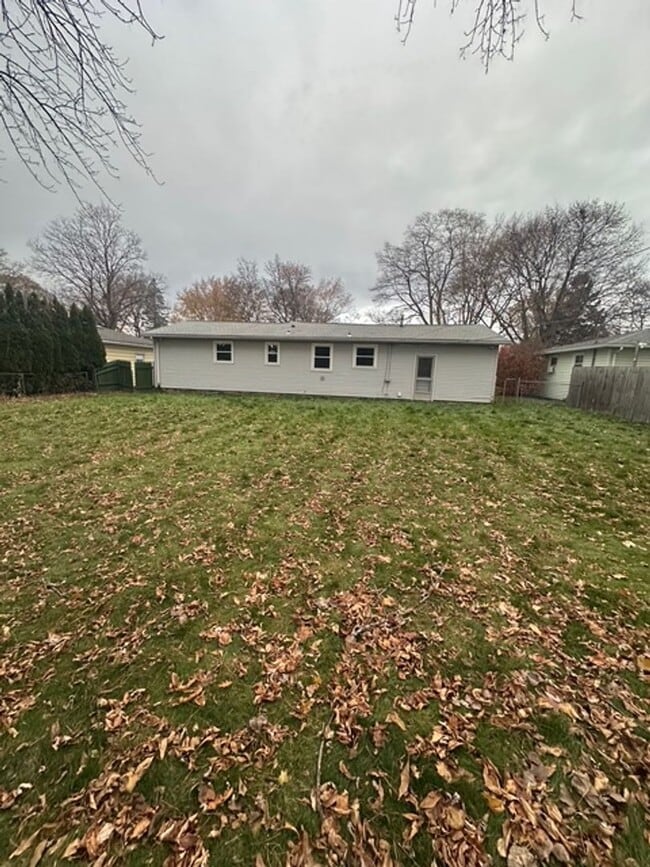 Building Photo - Three Bedroom Home For Rent on Joanne Drive in Greece (Rochester)