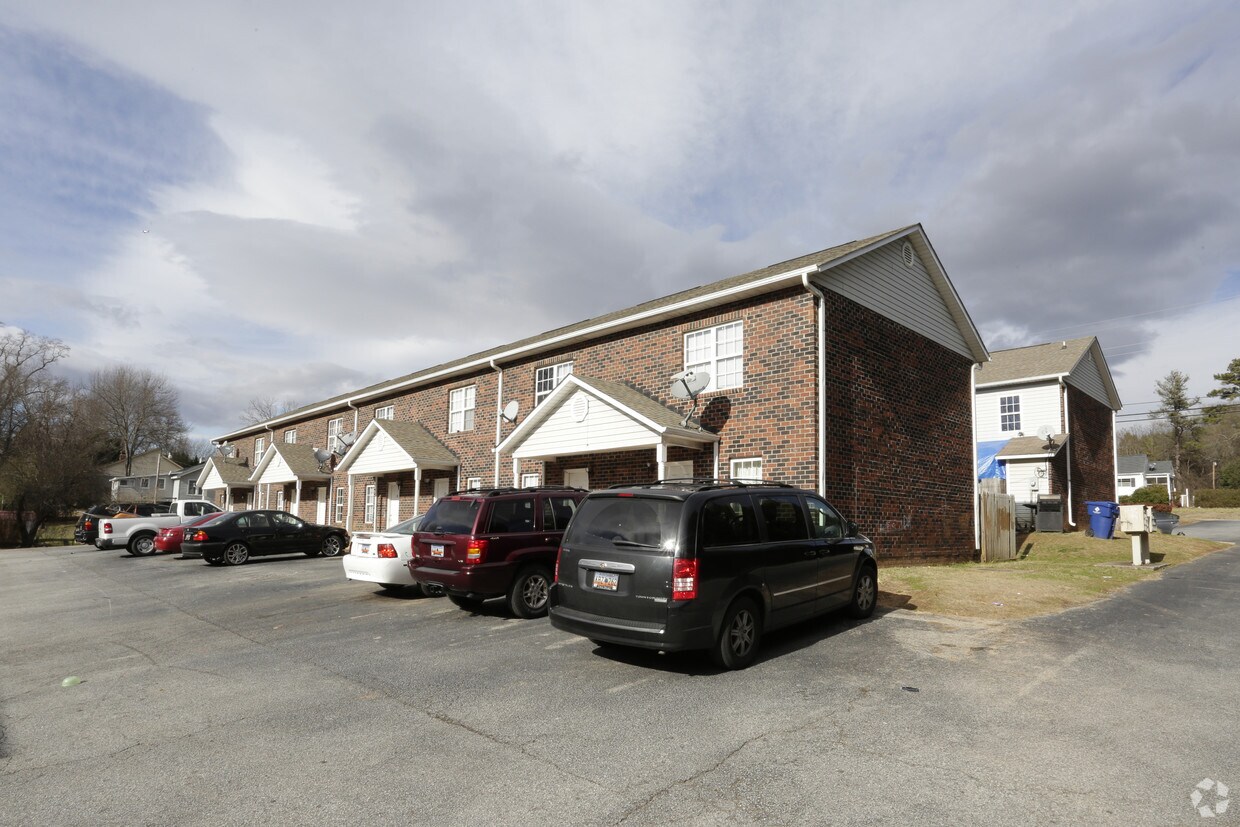 Foto principal - Maple Creek Townhomes