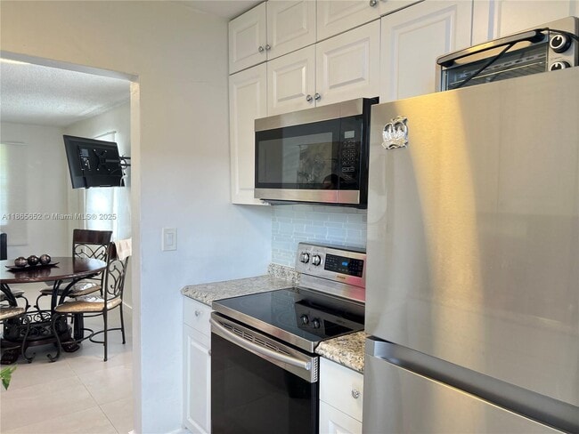 Foto del edificio - 7179 SW 21st St