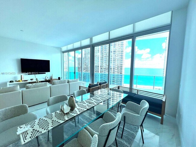Foto del edificio - 17550 Collins Ave