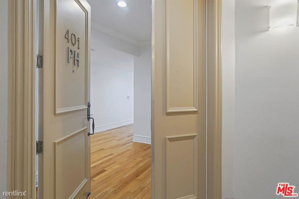 Primary Photo - 1337 Wellesley Ave