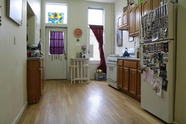 Building Photo - 949 Metropolitan Ave