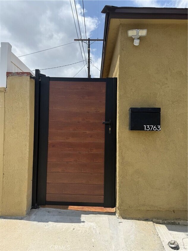 Foto del edificio - 13763 Kagel St