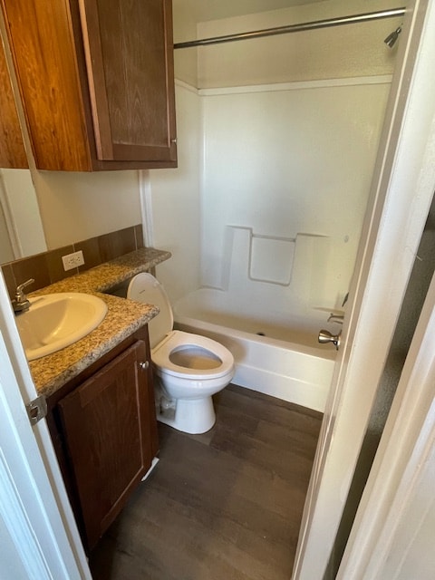 Building Photo - 2211 Ashberry Ave