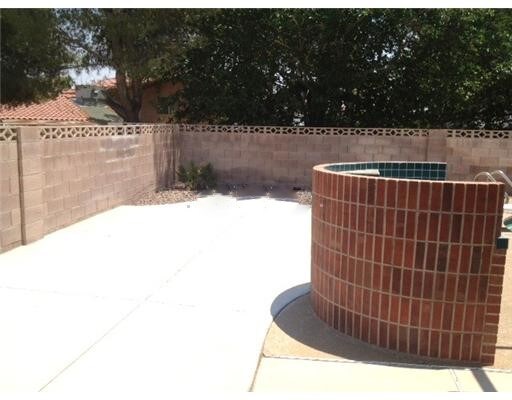 Foto del edificio - 7450 Trudy Ln